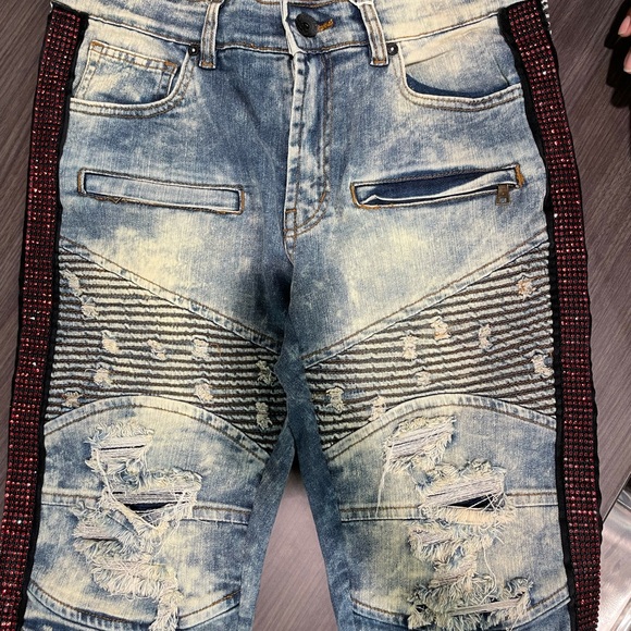 Distressed Side Stone Jean Shorts - Picture 2 of 13
